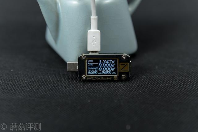 usb电压是多少，usb电压是多少伏（更轻、更薄、更好用——精密USB电压电流表你可以看看这个）