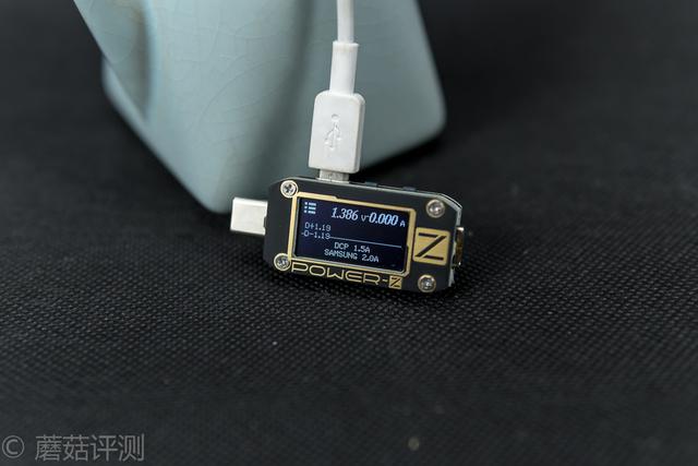 usb电压是多少，usb电压是多少伏（更轻、更薄、更好用——精密USB电压电流表你可以看看这个）