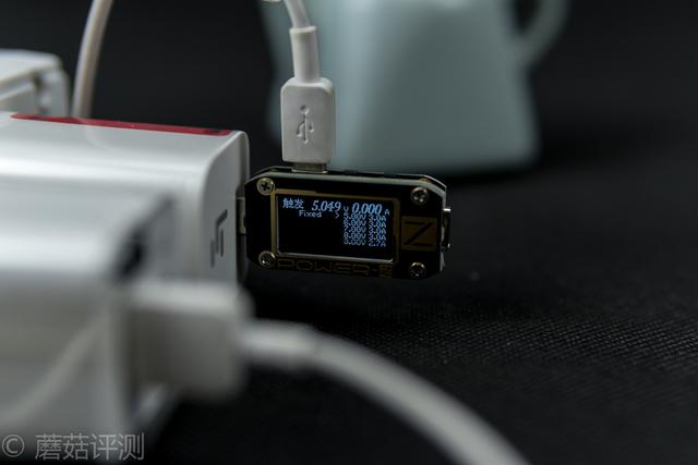 usb电压是多少，usb电压是多少伏（更轻、更薄、更好用——精密USB电压电流表你可以看看这个）
