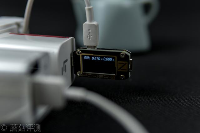 usb电压是多少，usb电压是多少伏（更轻、更薄、更好用——精密USB电压电流表你可以看看这个）
