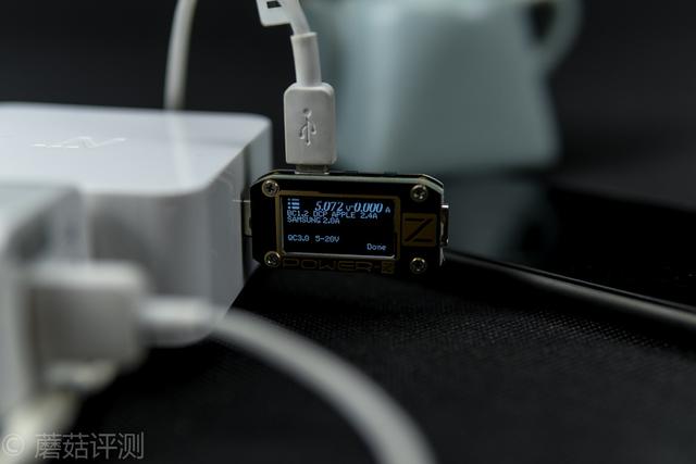 usb电压是多少，usb电压是多少伏（更轻、更薄、更好用——精密USB电压电流表你可以看看这个）