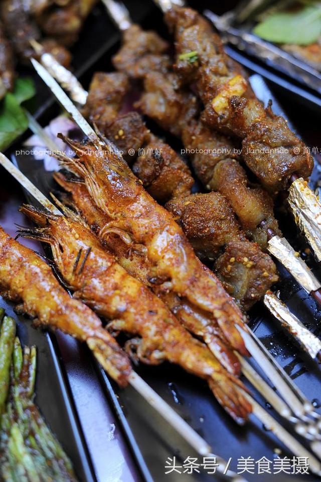 沈阳烤油边是什么肉，烧烤大油边是什么肉（烧烤中的战斗机海味炭烧落地沈阳）