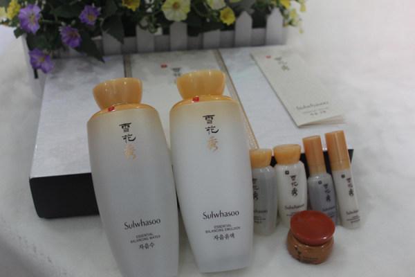 长了闭口粉刺我该用哪些护肤品，长闭口粉刺擦什么药膏（去闭口粉刺提亮肤色的好用物分享）