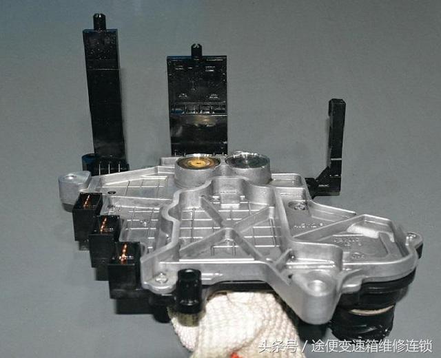 prnds在仪表盘上是啥车，仪表盘上有prndl什么车（奥迪A4L变速箱升档顿挫）