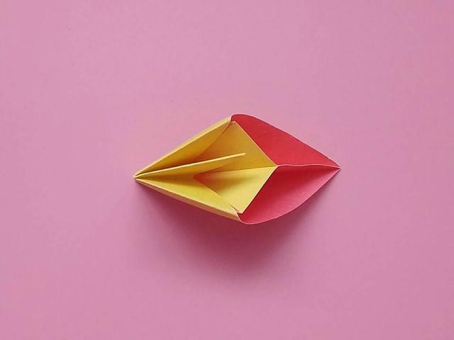 4步简易折纸花，4步折纸花（非常漂亮的彩色花朵折纸）