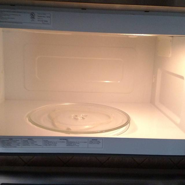 如何清洗微波炉,微波炉如何清洗顽固的油渍(家里的微波炉很脏了)