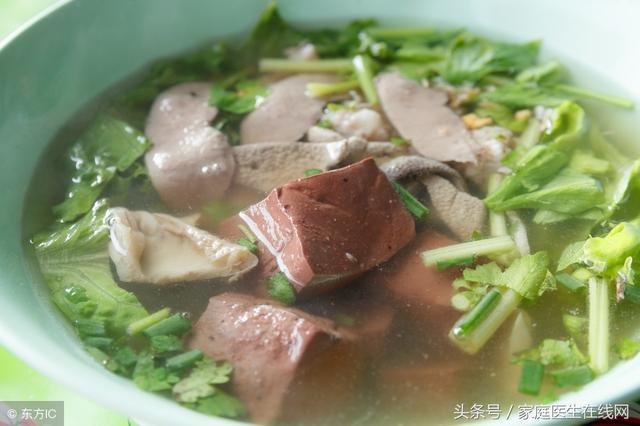 菠菜猪肝汤的功效，波菜和猪肝汤吃的功效（猪肝与3种食物）