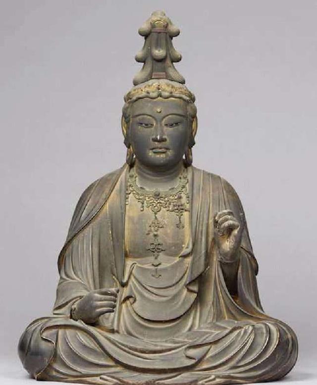 佛像装藏需要什么经文，佛像里装藏都装什么经（菩萨坐像中内藏百件文物）