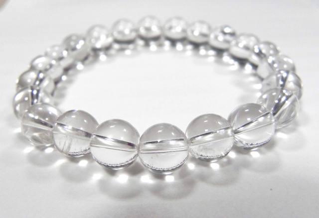 白水晶的功效与作用是什么，水晶球的作用与功效（夏日降温好搭档——白水晶）