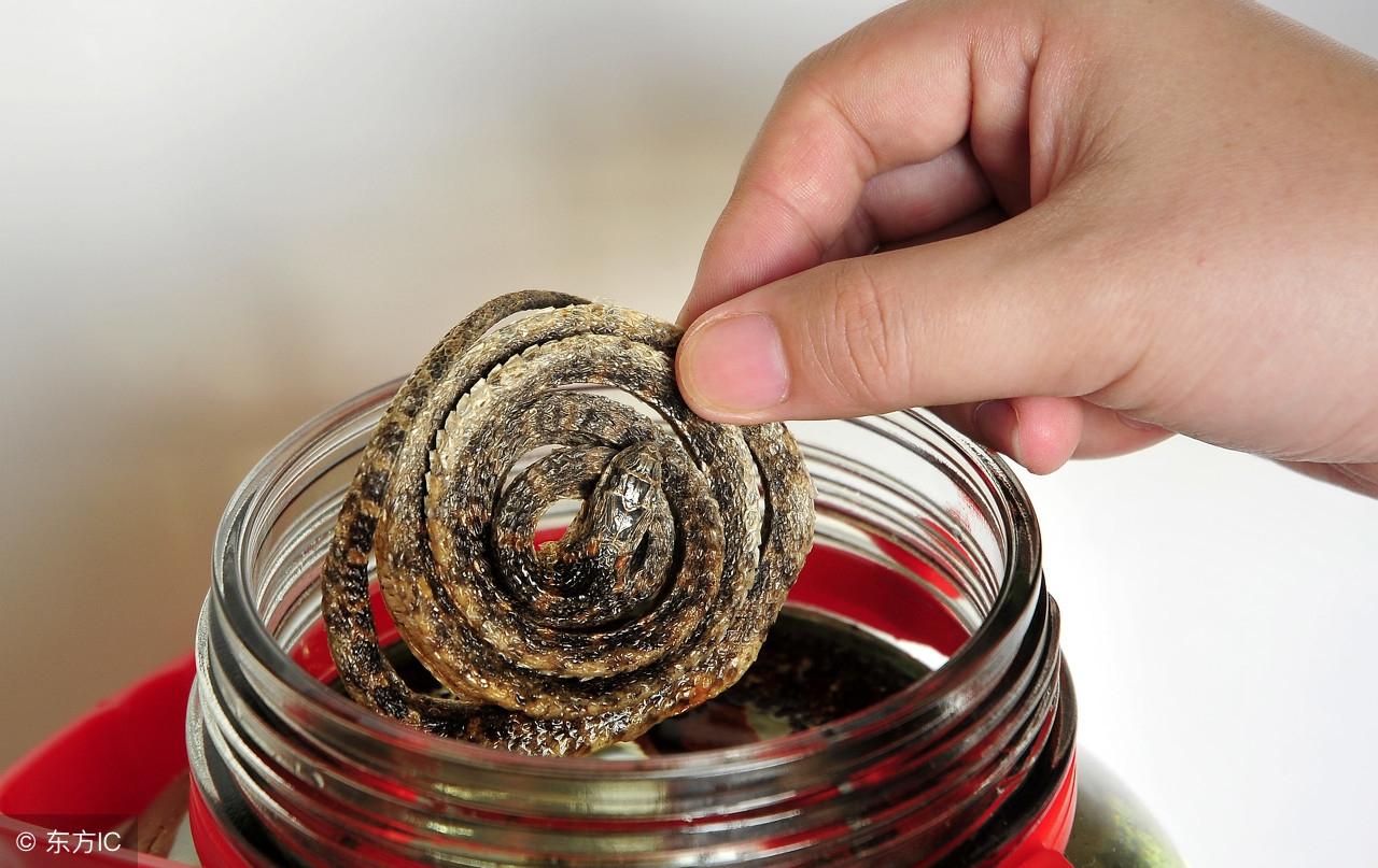 枣酒的功效与作用(民间滋补泡酒方) - 行就行