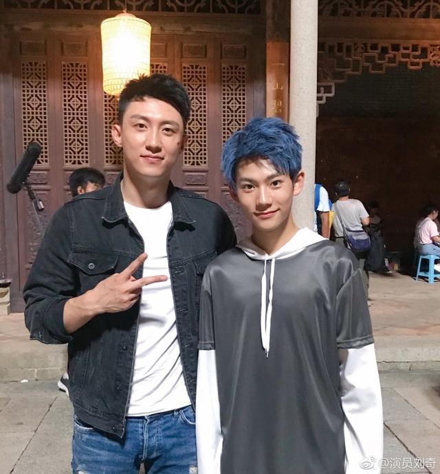 黄景瑜壁纸,鲸鱼最帅!