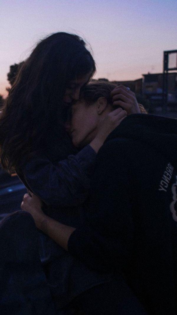 过来给我亲一下，过来给我亲一下txt下载百度云，微信头像（情侣亲吻图片大全唯美伤感）