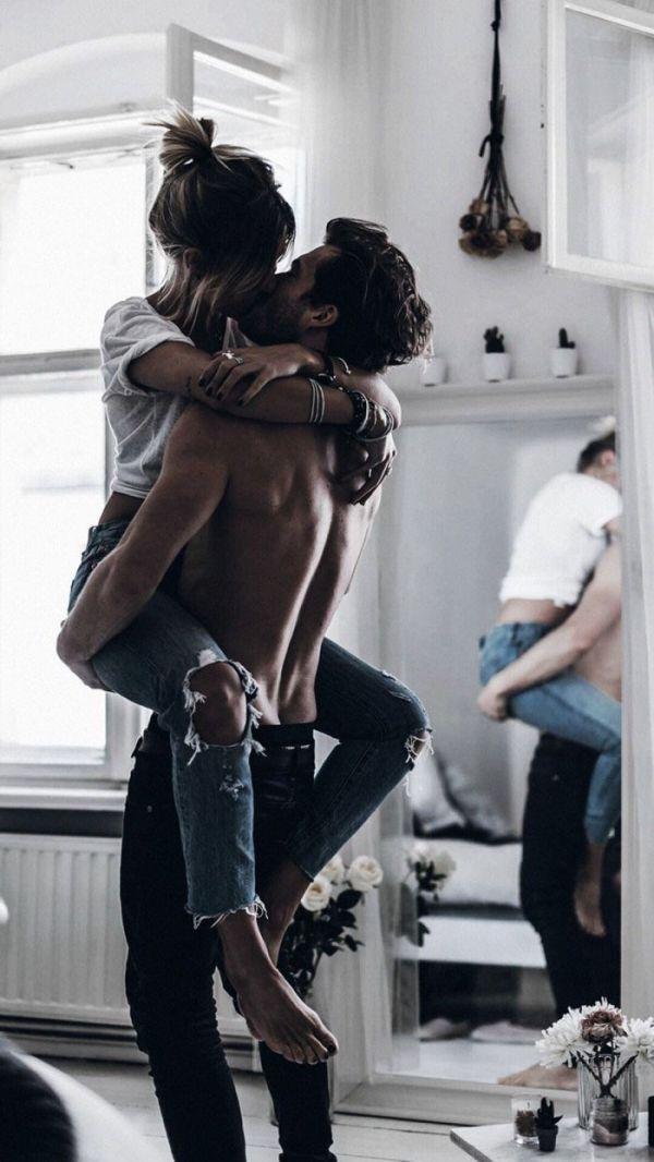 过来给我亲一下，过来给我亲一下txt下载百度云，微信头像（情侣亲吻图片大全唯美伤感）