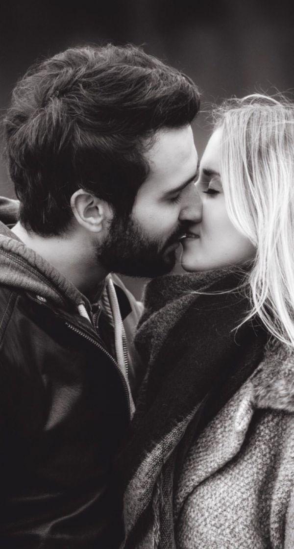 过来给我亲一下，过来给我亲一下txt下载百度云，微信头像（情侣亲吻图片大全唯美伤感）