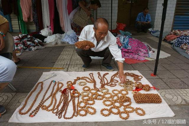 桃胡功效与作用，桃核手串多少颗最好辟邪（老农将山桃核编成保健枕）