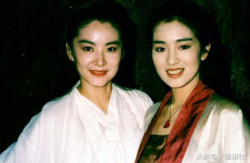 下巴有条沟在面相上说明什么，下巴有条沟在面相上说明什么男（美了整整一个时代）
