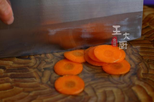 如何做山药丸子，做山药丸子用什么山药（看着就很有食欲）