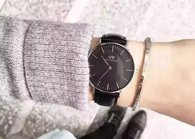 dw手镯值得买吗，dw手镯是黄金吗（成本200产地深圳的DW手表）