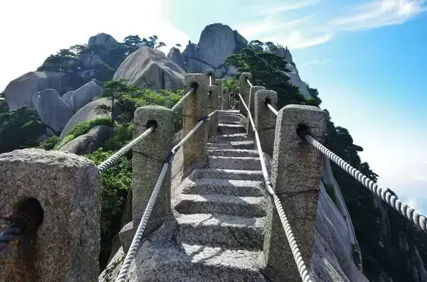 安徽黄山有哪些旅游攻略，这可能是有史以来最全的黄山旅游攻略——来自当地土著的攻略