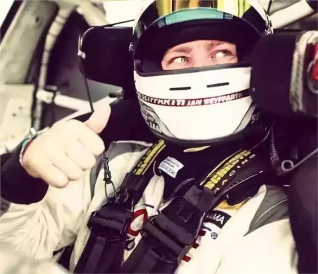 当职业赛车手的条件，职业赛车手的年龄要求（普通人如何成为一名赛车手）