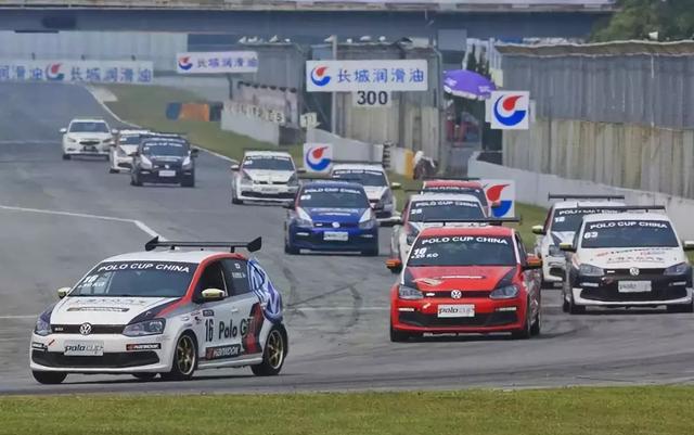 当职业赛车手的条件，职业赛车手的年龄要求（普通人如何成为一名赛车手）