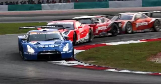 当职业赛车手的条件，职业赛车手的年龄要求（普通人如何成为一名赛车手）