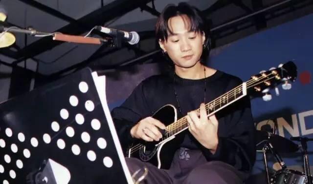 光辉岁月粤语翻译谐音，海阔天空粤语翻译谐音（经典粤语歌曲之beyond）