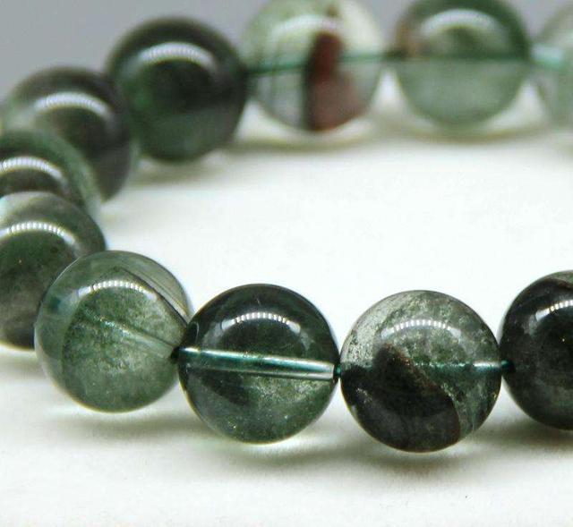 菩提子手串有什么寓意与功效，菩提子手链寓意是什么（文玩手串的寓意和功效）