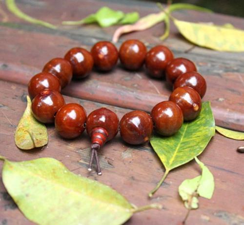 菩提子手串有什么寓意与功效，菩提子手链寓意是什么（文玩手串的寓意和功效）