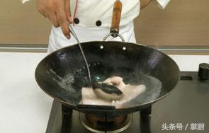 香辣肉皮如何做，比猪皮冻好吃十几倍