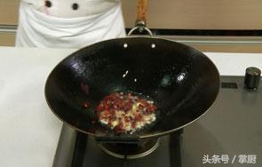 香辣肉皮如何做，比猪皮冻好吃十几倍