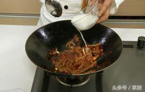 香辣肉皮如何做，比猪皮冻好吃十几倍