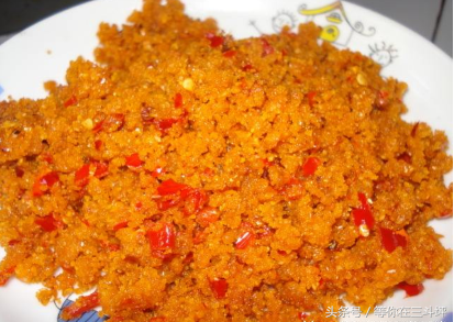 湖北美食榨广椒怎么做，湖北榨广椒蒸肉的做法（最美三斗坪之特色榨广椒）