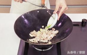 蒜苗炒肉丝的做法，蒜苗炒肉丝做法大全（三分钟教你做出一道好吃的家常蒜苗炒肉）