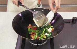 蒜苗炒肉丝的做法，蒜苗炒肉丝做法大全（三分钟教你做出一道好吃的家常蒜苗炒肉）