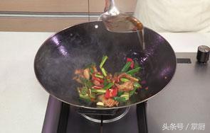 蒜苗炒肉丝的做法，蒜苗炒肉丝做法大全（三分钟教你做出一道好吃的家常蒜苗炒肉）