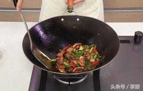 蒜苗炒肉丝的做法，蒜苗炒肉丝做法大全（三分钟教你做出一道好吃的家常蒜苗炒肉）
