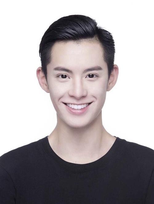 证件照可以戴眼镜吗，四级证件照可以戴眼镜吗（眼睛又大又亮笑得好灿烂）