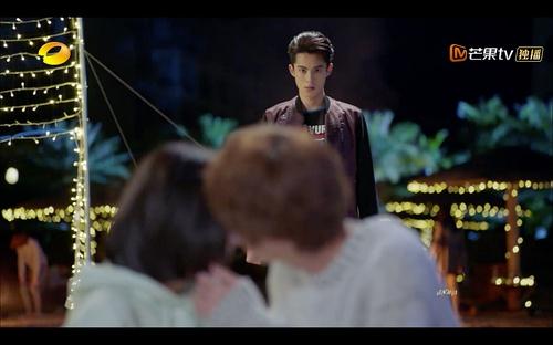 证件照可以戴眼镜吗，四级证件照可以戴眼镜吗（眼睛又大又亮笑得好灿烂）