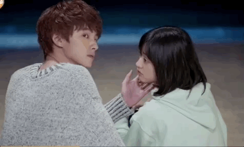 证件照可以戴眼镜吗，四级证件照可以戴眼镜吗（眼睛又大又亮笑得好灿烂）