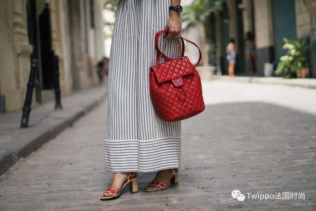 双肩书包带怎么穿，双肩书包带怎么穿好看（双肩包的5种背法和4个品牌）