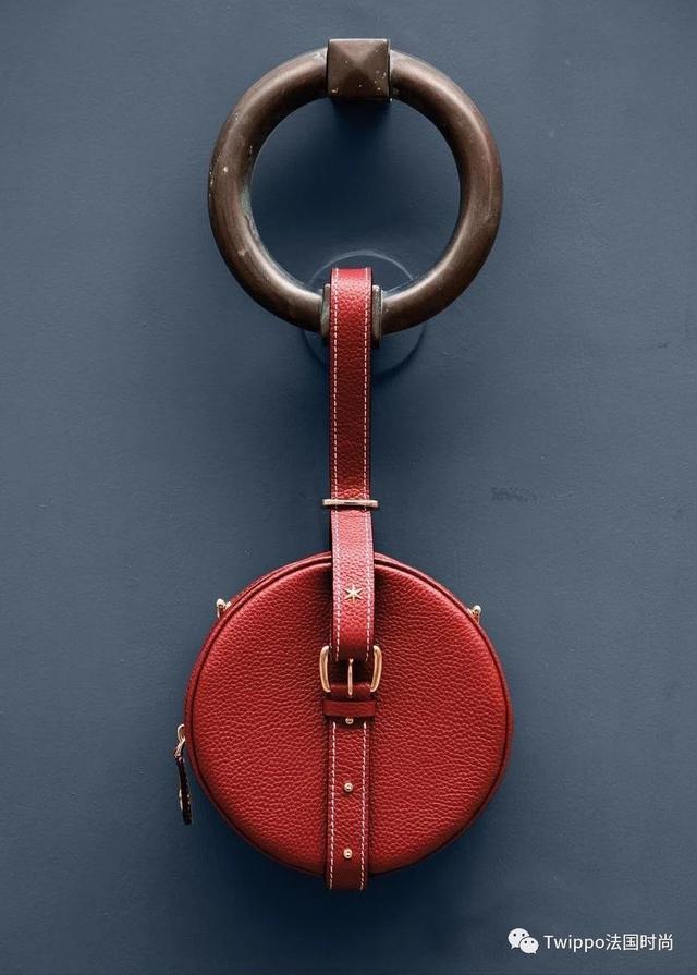 双肩书包带怎么穿，双肩书包带怎么穿好看（双肩包的5种背法和4个品牌）