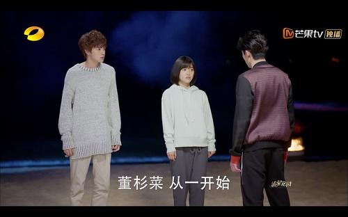 证件照可以戴眼镜吗，四级证件照可以戴眼镜吗（眼睛又大又亮笑得好灿烂）