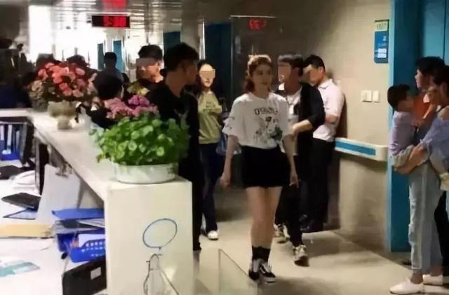 景甜老公是谁 结婚照，景甜老公（网曝张继科景甜已领证）