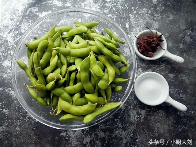 煮毛豆的做法，卖烧烤23年的大叔