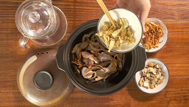 五指毛桃煲汤大全，用五指毛桃煲汤怎么煲才好喝（干了这碗养生汤）