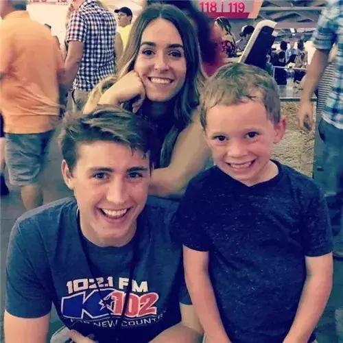 snicker,表示笑的英语词语(16种“笑”怎么表达) snicker,表示笑的英语词语(16种“笑”怎么表达)