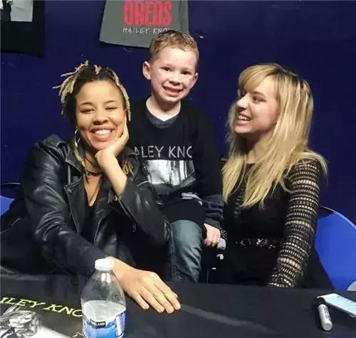 snicker,表示笑的英语词语(16种“笑”怎么表达) snicker,表示笑的英语词语(16种“笑”怎么表达)