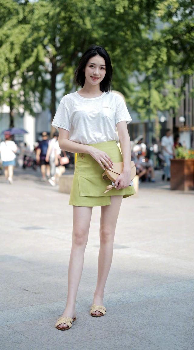 绿色衣服怎么搭配，绿色的衣服应该怎么搭配才好看（绿色衣服的实用搭配秘籍）