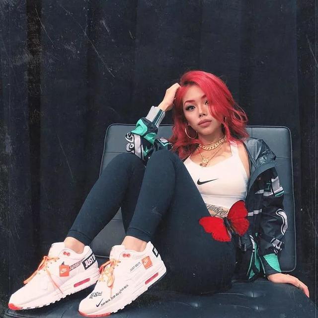 中国大陆女rapper18岁月经，18岁女RAPPER（这届新说唱的女rapper）